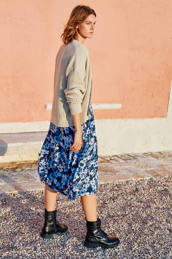 https://www.esprit.de/damenmode/trends-specials/flower-look